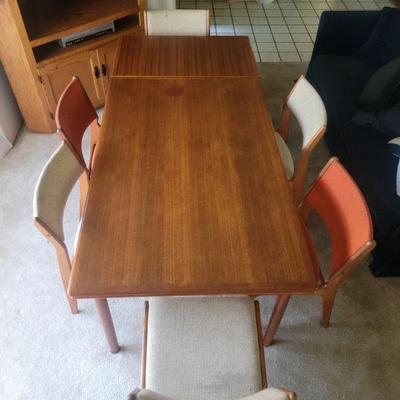 Table and chairs $700