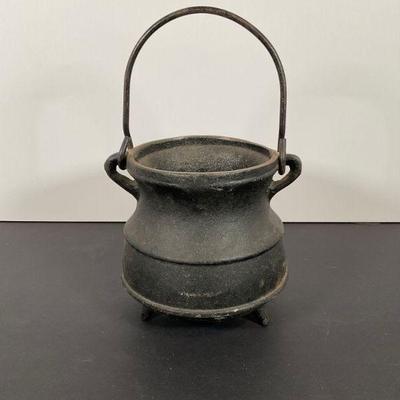 Sm Cast Iron Kettle