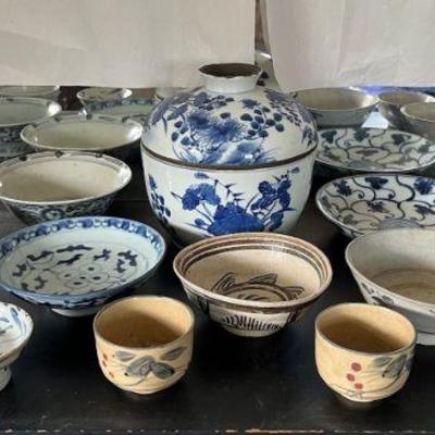 ABS214 Asian Antique Looking Blue & White Ceramic Bowls