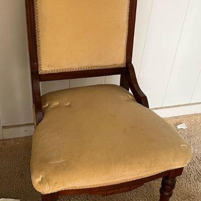 ABS180 Vintage Wooden Chair