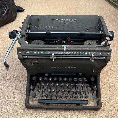 ABS288- Vintage Underwood Typewriter 