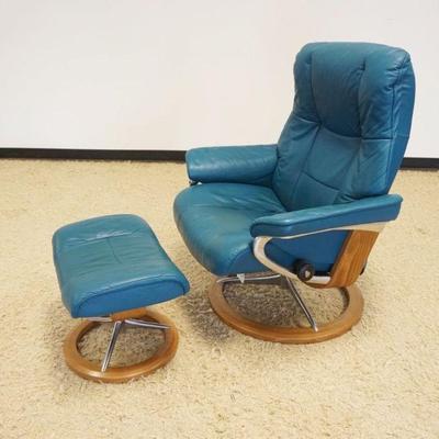 1262	STRESSLESS EKORNES BLUE *MAYFAIR* SIGNATURE CHAIR WITH OTTOMAN
