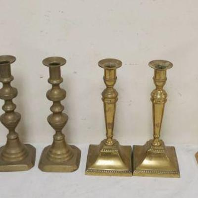 1070	4 PAIRS BRASS CANDLESTICKS INCLUDING 2 ANTIQUE PUSH UPS, TALLEST APPROXIMATELY 13 IN HIGH
