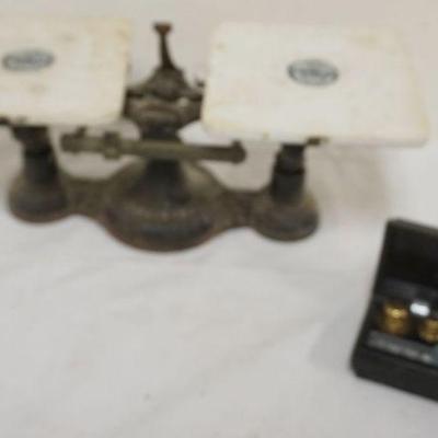 1071	ANTIQUE FAIRBANKS LABORATORY SCALE W/WEIGHTS, APPROXIMATELY 15 IN X 7 IN X 8 IN HIGH
