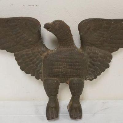 1061	ANTIQUE CAST IRON EAGLE, APPROXIMATELY 16 IN X 8 1/4 IN HIGH
