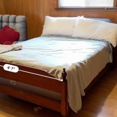 Quenn/Full Bed