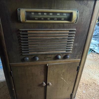 Antique Clarion Radio & Phonograph model C105A