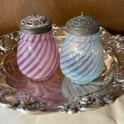 2 Gorgeous Glass Salt & Pepper Shakers With Pretty 7” Silverplate Dish
