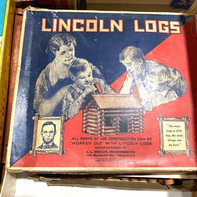 Lincoln logs set