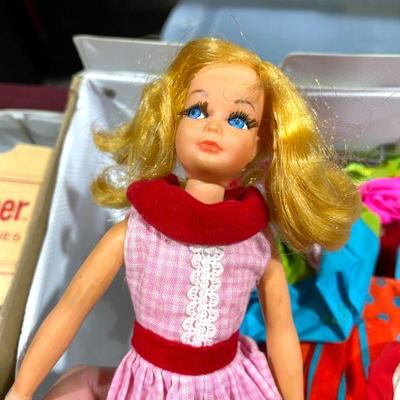 vintage MOD Skipper doll and clothes