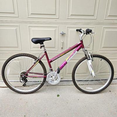  Women's Roadmaster 26" Bicycle (Bike) "Granite Peal" w/ Ground Assault Shocks - 6 Speed?