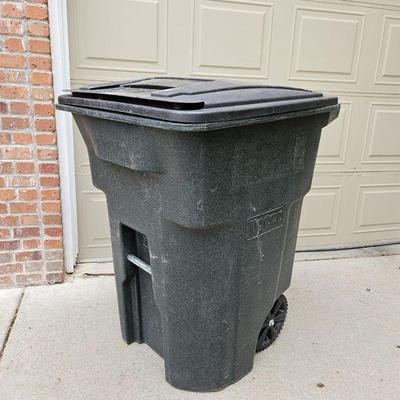 Toter Brand 96 gal Black Polyethylene Wheeled Trash Can w/ Attached Lid - 335 lb Capacity