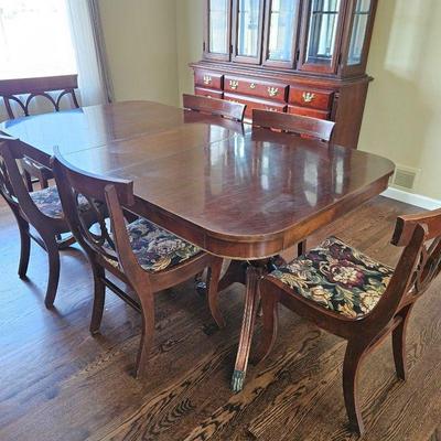 Antique Duncan Phyfe Double Pedestal Dining Table with Six Chairs 