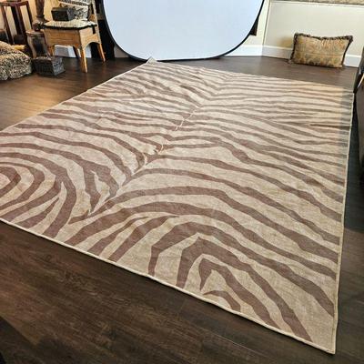 Large 8 x 10 Ruggable Cover - Animal Skin Print in Beige and White (No Base Included)