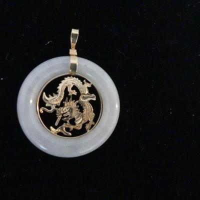 Vintage 14k Gold Intricately Etched Dragon Jade Encircled Pendant - TW 12.2g