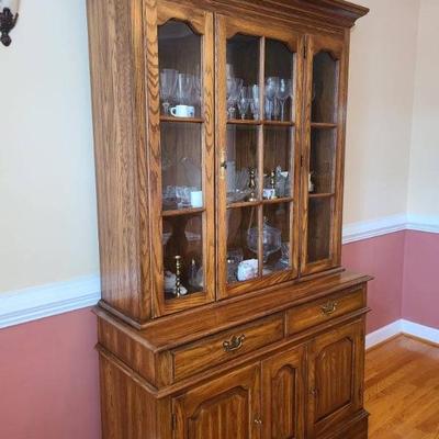 Pennsylvania House Solid oak china cabinet