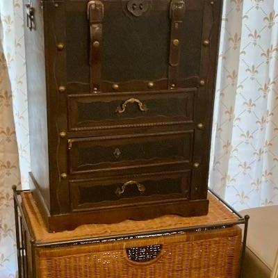 Suit case chest