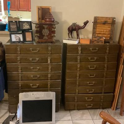 Pair of chest of drawers, made to look like stacked suit cases