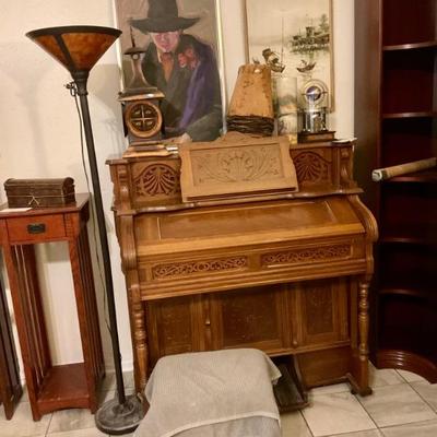 Pump organ , art