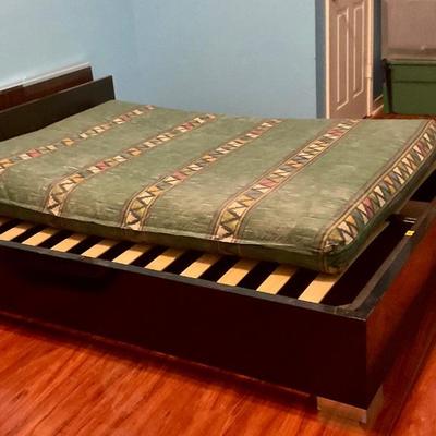 Platform bed, futon mattress 