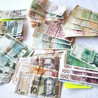  Overseas Currency the lot for $200- before converting value $260 