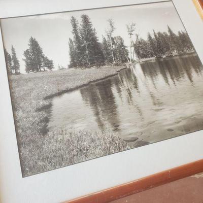Ms. H’s Dad took these photos in Colorado. She handmade the frames for them. 100% European Cherry
18.5 x 15.5
