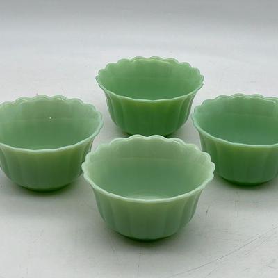 (4) Jadeite Scalloped Bowls by Pioneer Woman: Timeless Beauty
