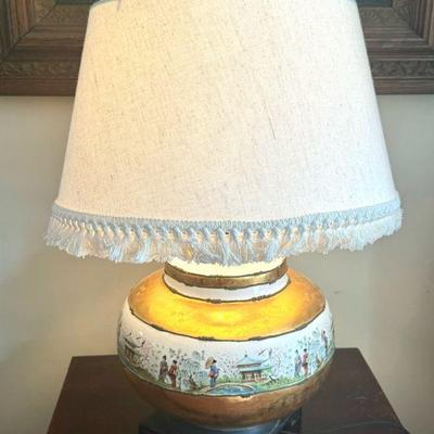 Hollywood Regency Chinoiserie Style Table Lamp vintage Porcelain Pagoda
