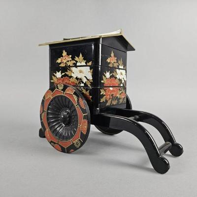 Lot 53 | Vintage Unique Lacquer Carriage Bento / Trinket
