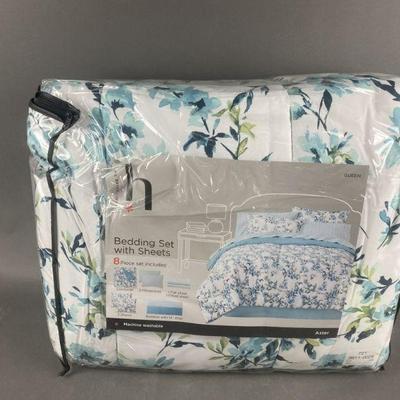 Lot 301 | New Home Expressions Queen Set With Sheets