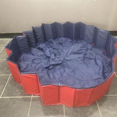 Lot 427 | Collapsible Pet Pool