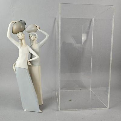 Lot 101 | Lladro Figurine with Display Case