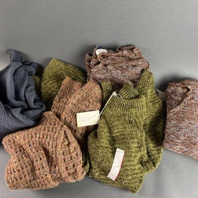 Lot 311 | Universal Thread XS Sweaters