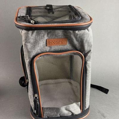 Lot 385 | iCospet Dog/Cat Backpack Carrier