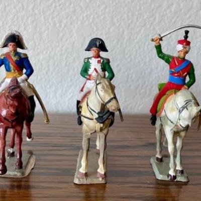 (5) Vintage Starlux Plastic Figurines - (3) Generals And (2) Mameluke 1804 - 1814
