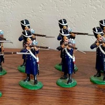 12 Trophy Miniatures The Old Guards With Sergeant Toy Soldiers - Metal 