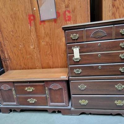 #5008 • Dresser and Trunk
