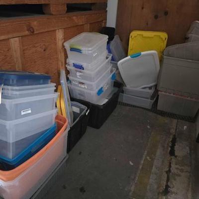 #2144 • (32) Assorted Totes
