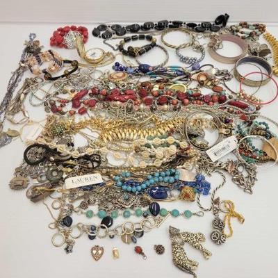 #836 • Costume Jewelry
