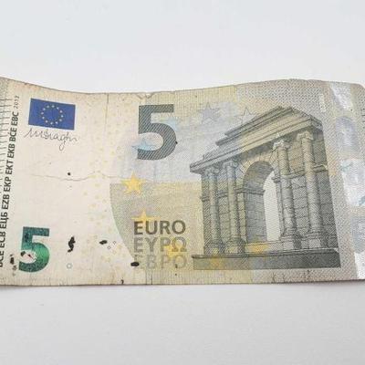 #644 • 5 Euro Banknote
