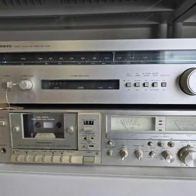 #1064 • Onkyo Quartz Locked FM Stereo/AM Tuner and Realistic SCT-3000 Stereo Cassette Tape Deck
