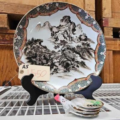 #1550 • Decorative Plate with 4 Little Plates
