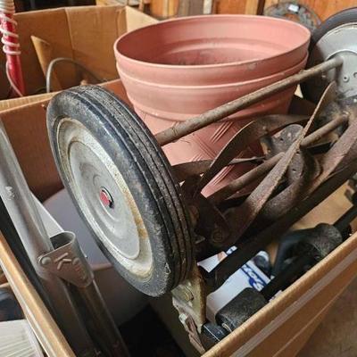 #5596 • Lawn Mower, Pot, Trash Can, Toaster, Step Stool and More
