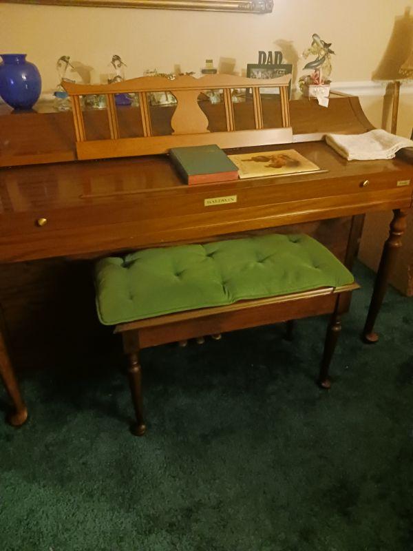 Estate Sale On Larkspur Road in Botany Acres in Florence