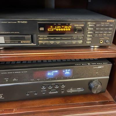 Cd player works and connected to Bose speakers 