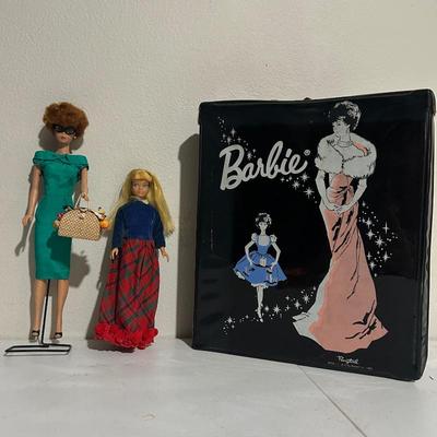 Vintage Barbie and skipper with case clothing and accessories. Shipping available.
