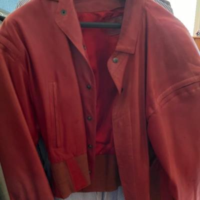 Designer mens clothing, beautiful suits, blazers, pants, coats, shirts, suits and ties: Valentino, Hermes, Burberry, Ungaro, Armani and...