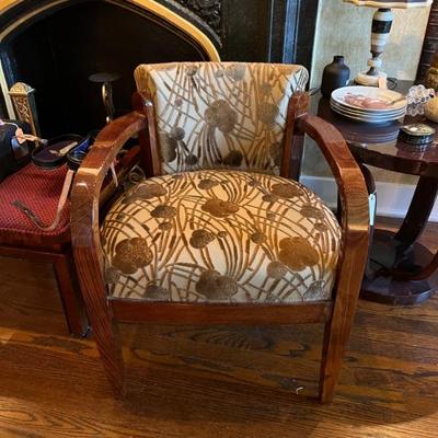 1930s and 40s French Art Deco tulip legged side tables and chairs