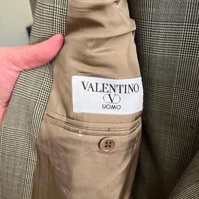 Designer mens clothing, beautiful suits, blazers, pants, coats, shirts, suits and ties: Valentino, Hermes, Burberry, Ungaro, Armani and...