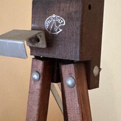 Easel
